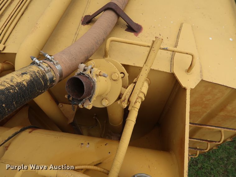 image for item DG4017 Caterpillar 613C water wagon