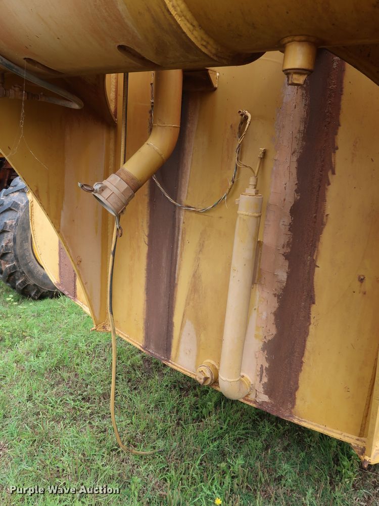 image for item DG4017 Caterpillar 613C water wagon