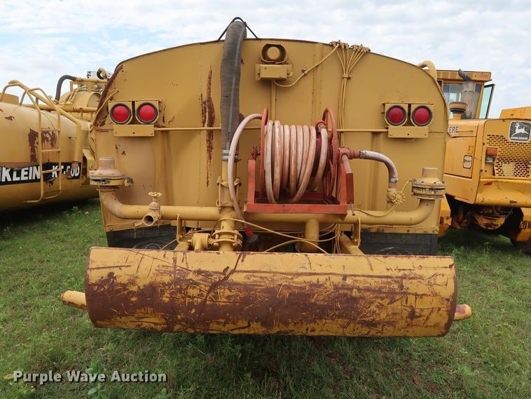 image for item DG4017 Caterpillar 613C water wagon