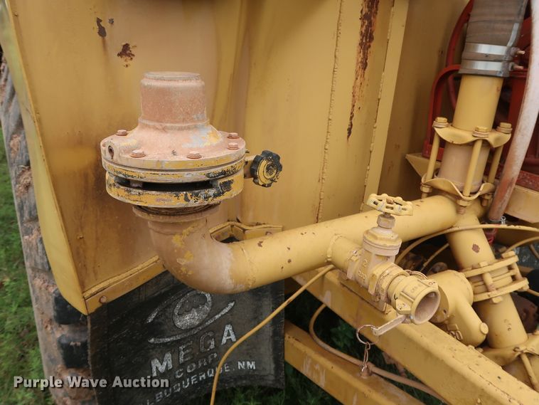 image for item DG4017 Caterpillar 613C water wagon