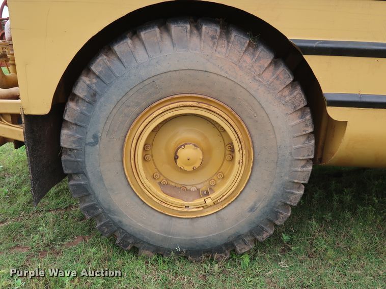 image for item DG4017 Caterpillar 613C water wagon