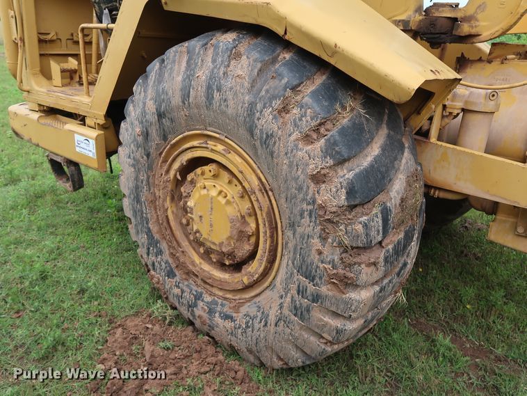 image for item DG4017 Caterpillar 613C water wagon