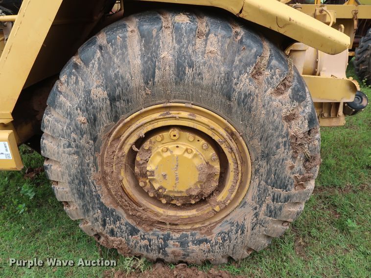 image for item DG4017 Caterpillar 613C water wagon