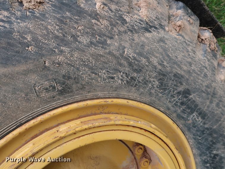 image for item DG4017 Caterpillar 613C water wagon