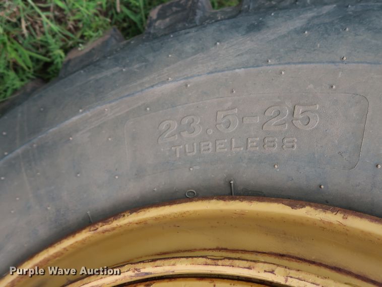 image for item DG4017 Caterpillar 613C water wagon