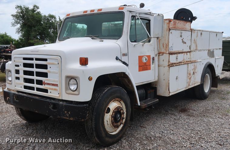 image for item DG4019 1988 International 1954 service truck