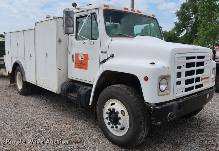 image for item DG4019 1988 International 1954 service truck