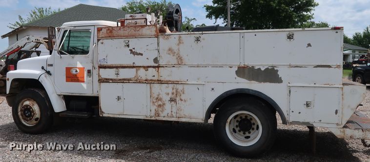 image for item DG4019 1988 International 1954 service truck