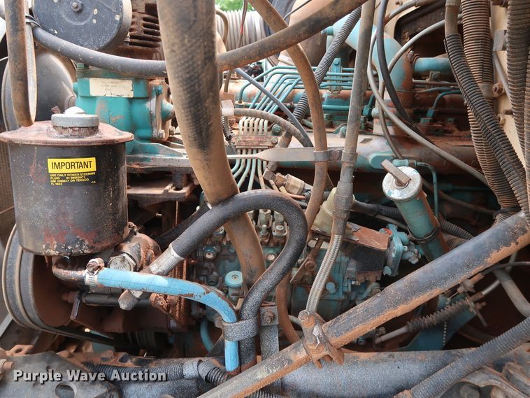 image for item DG4019 1988 International 1954 service truck