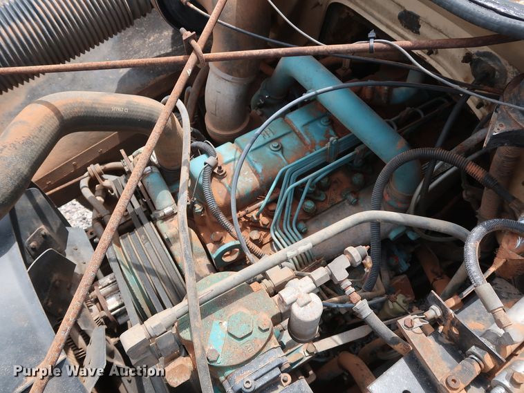 image for item DG4019 1988 International 1954 service truck