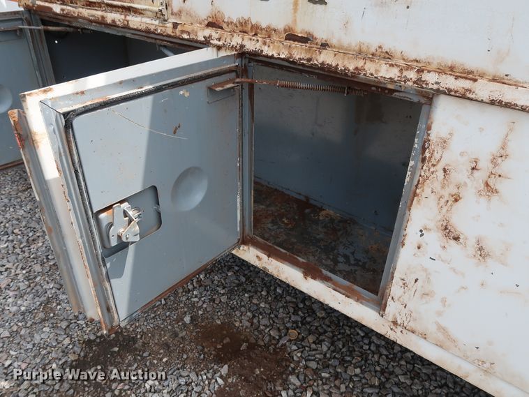 image for item DG4019 1988 International 1954 service truck