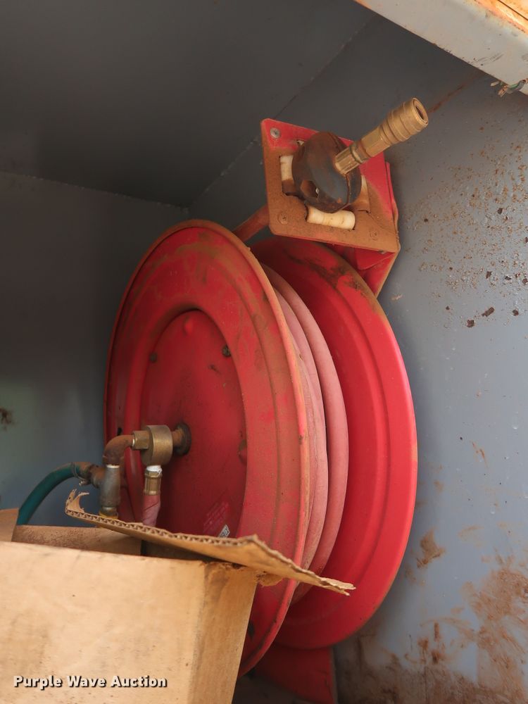 image for item DG4019 1988 International 1954 service truck