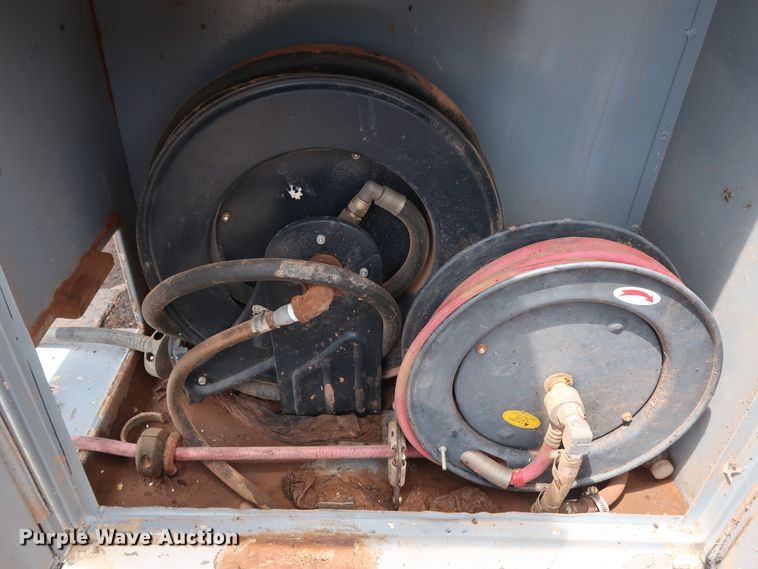 image for item DG4019 1988 International 1954 service truck