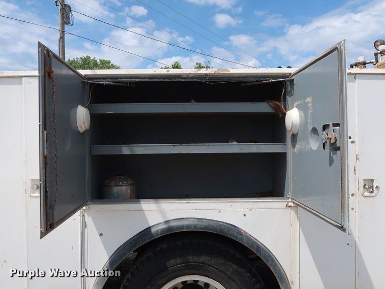 image for item DG4019 1988 International 1954 service truck