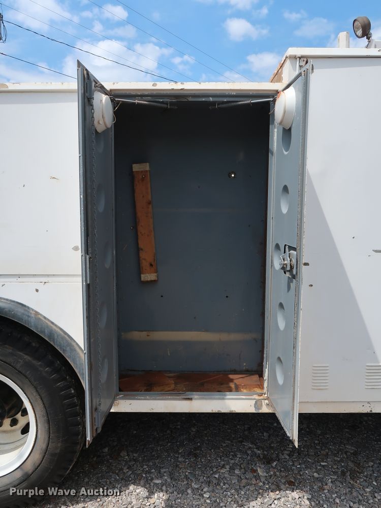 image for item DG4019 1988 International 1954 service truck