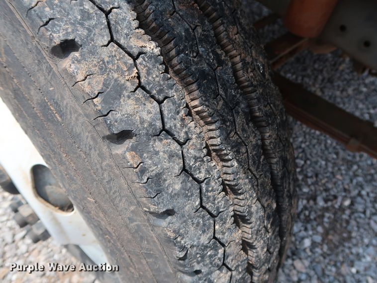 image for item DG4019 1988 International 1954 service truck