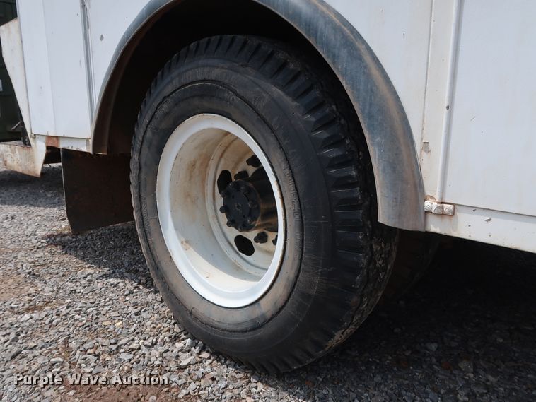 image for item DG4019 1988 International 1954 service truck