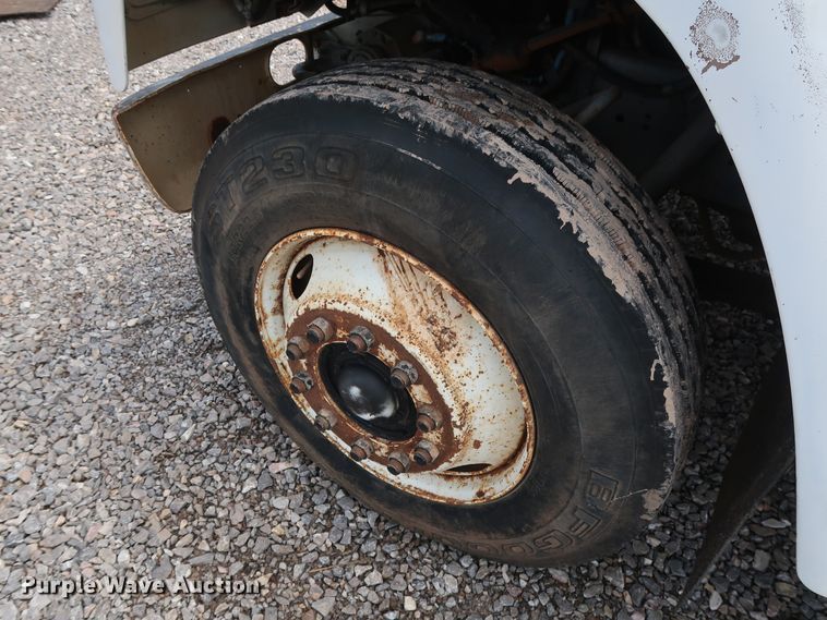 image for item DG4019 1988 International 1954 service truck