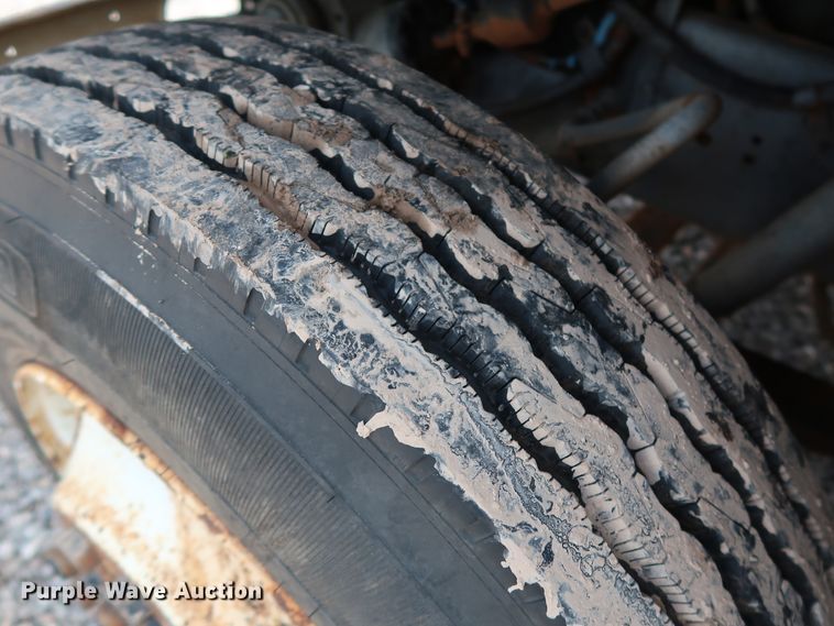 image for item DG4019 1988 International 1954 service truck