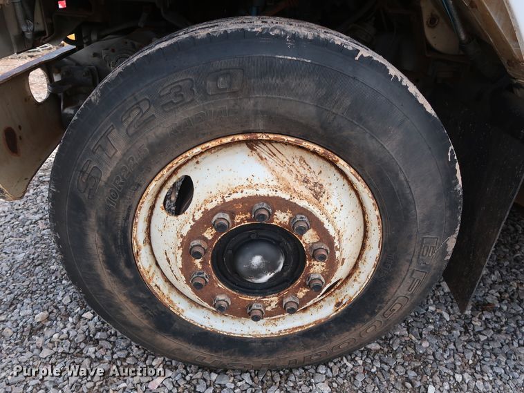 image for item DG4019 1988 International 1954 service truck