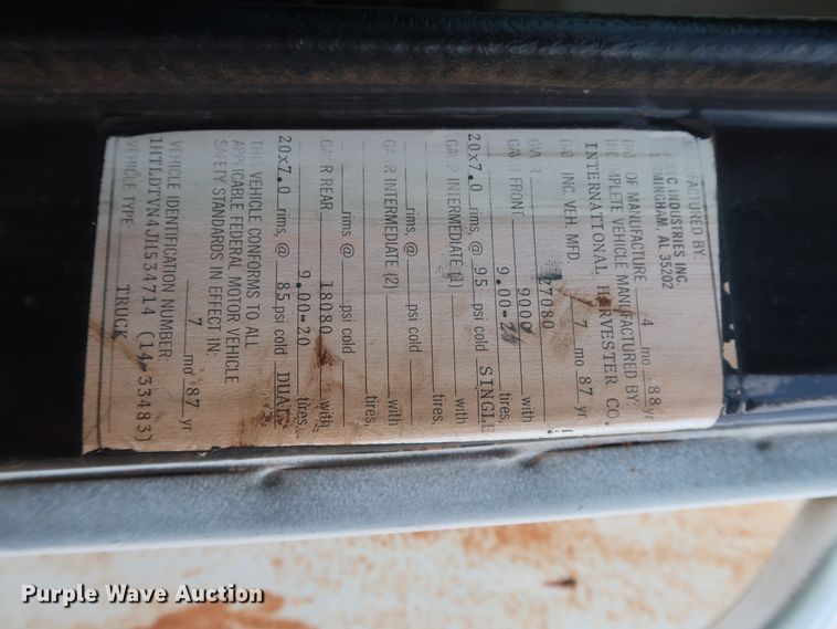 image for item DG4019 1988 International 1954 service truck