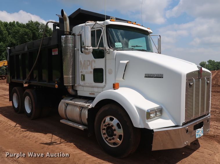 image for item DG4023 2001 Kenworth T800 Dump truck
