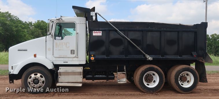 image for item DG4023 2001 Kenworth T800 Dump truck