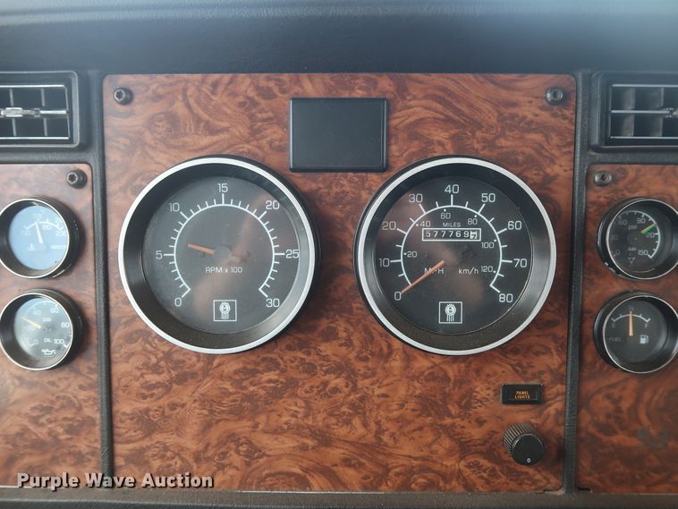 image for item DG4023 2001 Kenworth T800 Dump truck