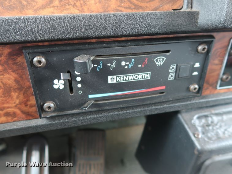 image for item DG4023 2001 Kenworth T800 Dump truck