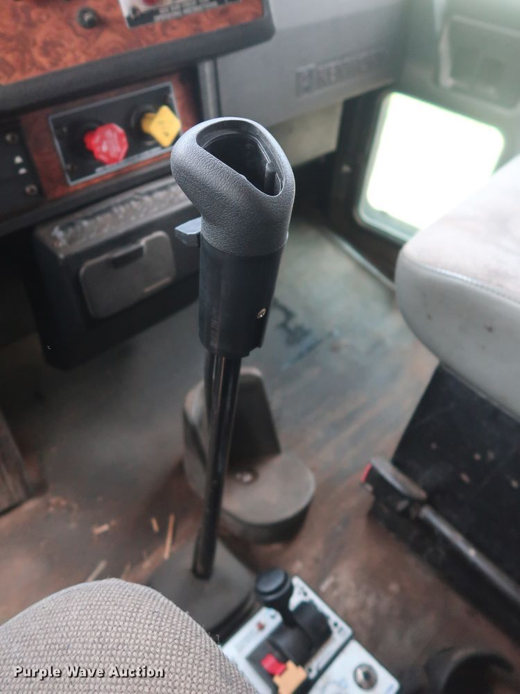 image for item DG4023 2001 Kenworth T800 Dump truck