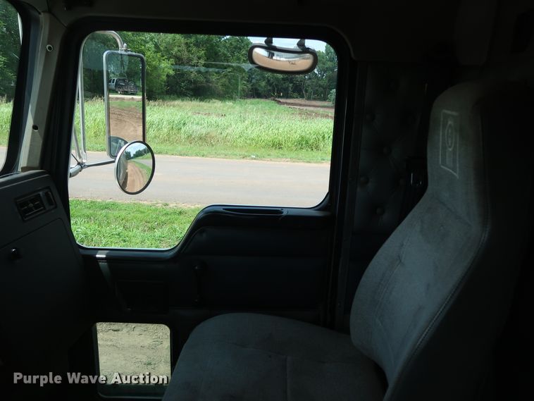 image for item DG4023 2001 Kenworth T800 Dump truck