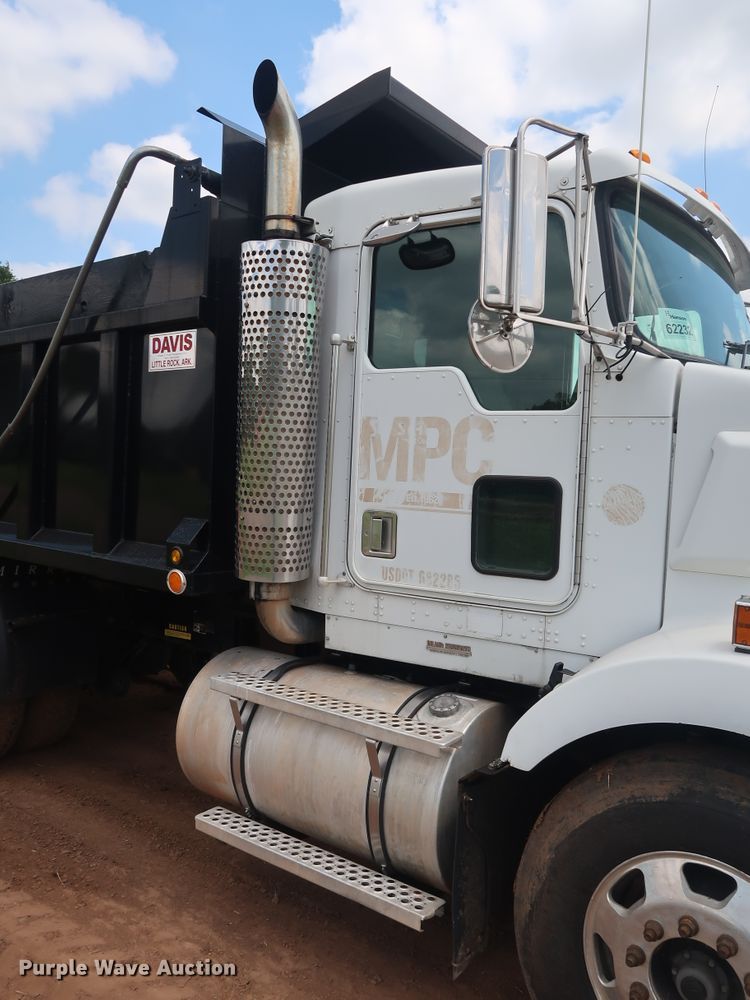 image for item DG4023 2001 Kenworth T800 Dump truck