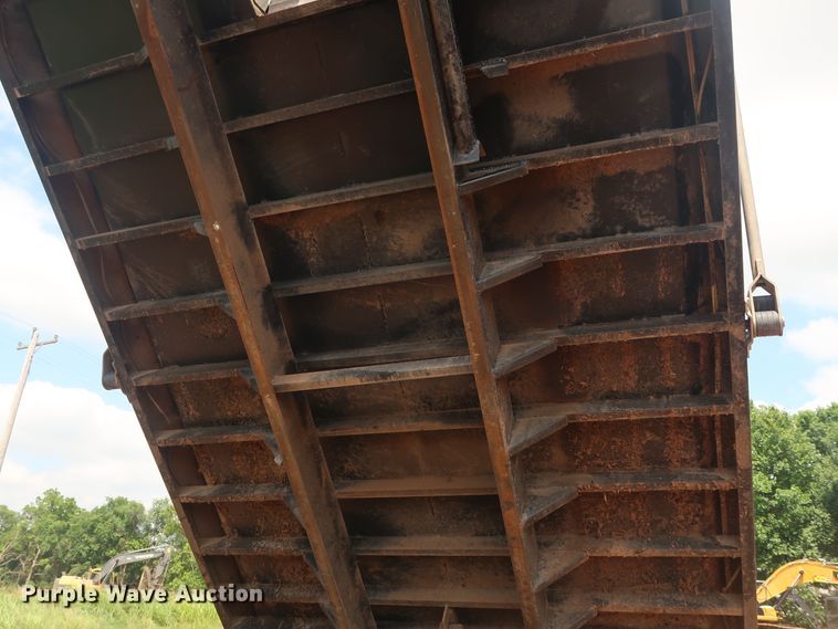 image for item DG4023 2001 Kenworth T800 Dump truck