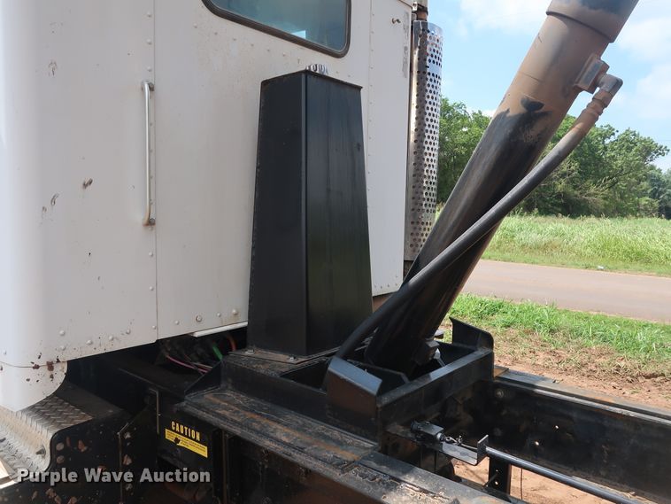 image for item DG4023 2001 Kenworth T800 Dump truck