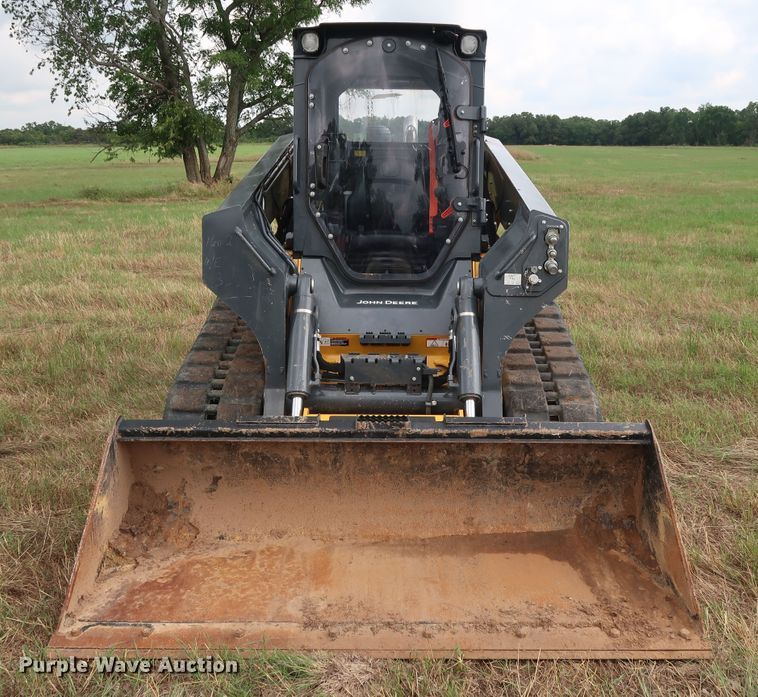 image for item DG4027 2018 John Deere 333G skid steer