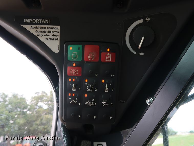 image for item DG4027 2018 John Deere 333G skid steer