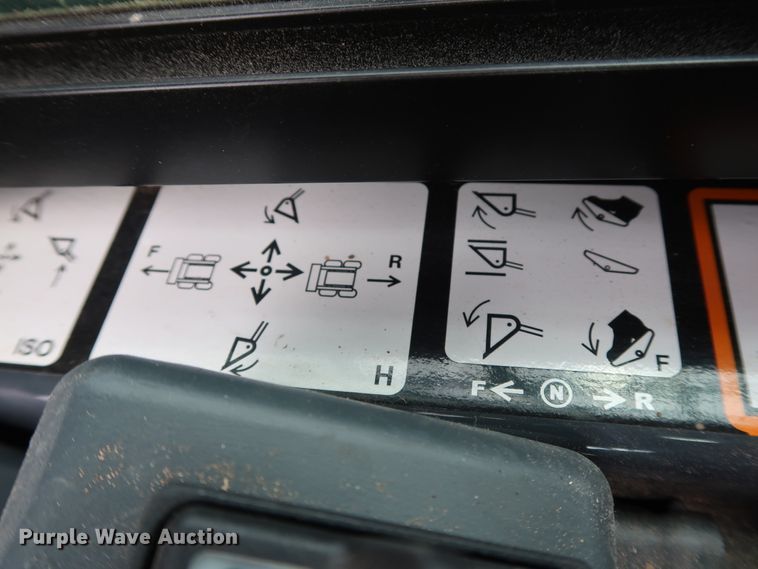 image for item DG4027 2018 John Deere 333G skid steer