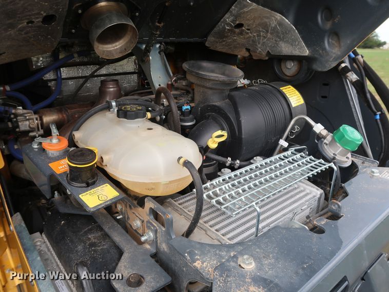 image for item DG4027 2018 John Deere 333G skid steer