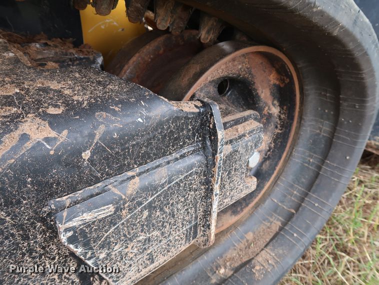 image for item DG4027 2018 John Deere 333G skid steer