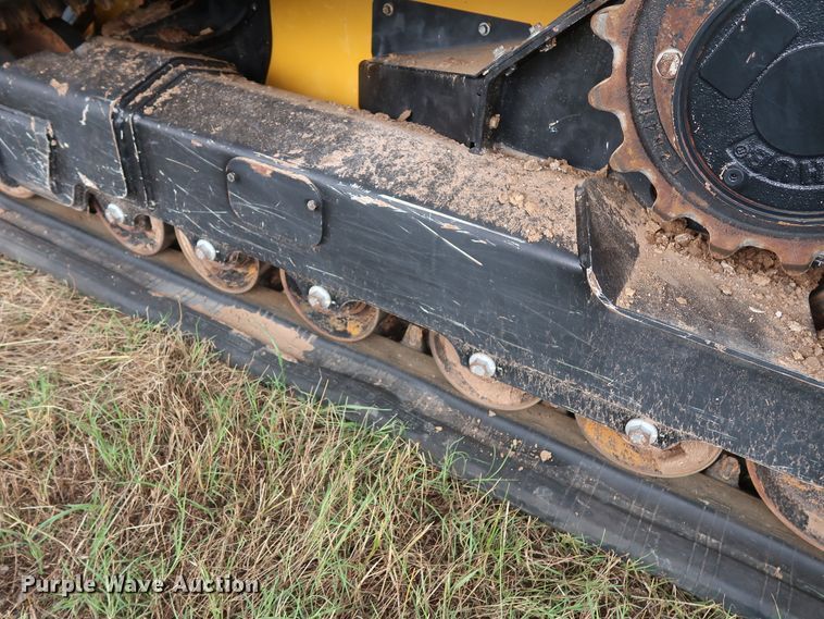 image for item DG4027 2018 John Deere 333G skid steer