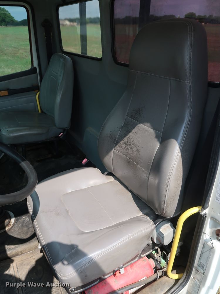 image for item DG4028 1996 Freightliner FL70 flatbed truck