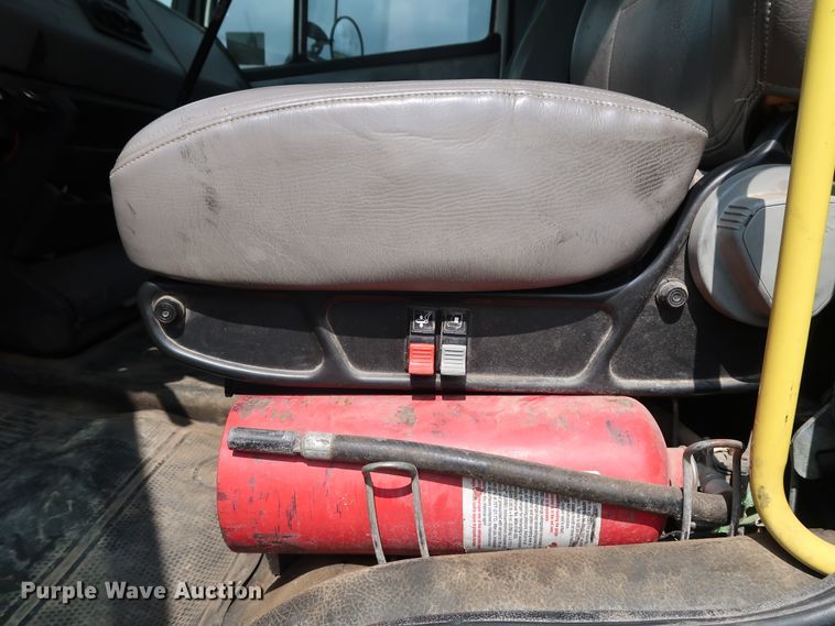 image for item DG4028 1996 Freightliner FL70 flatbed truck