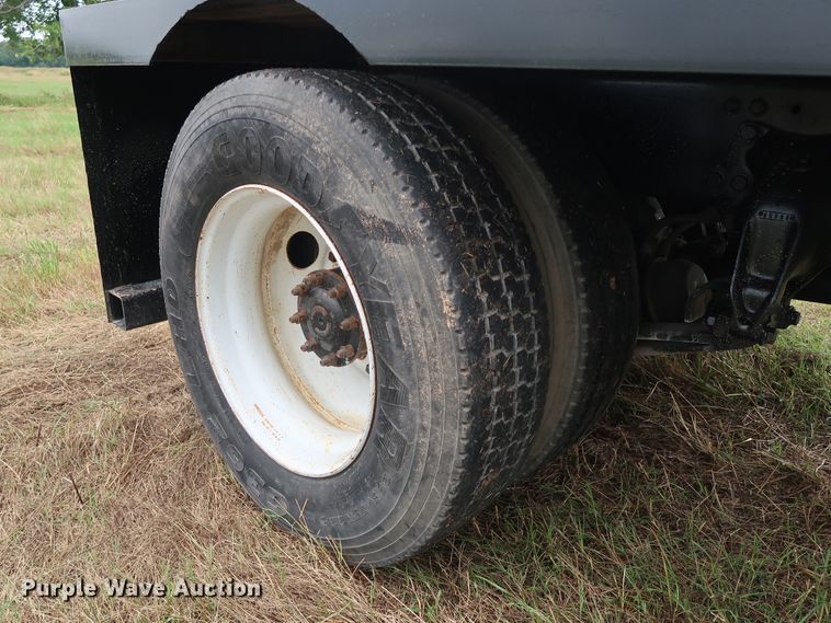 image for item DG4028 1996 Freightliner FL70 flatbed truck