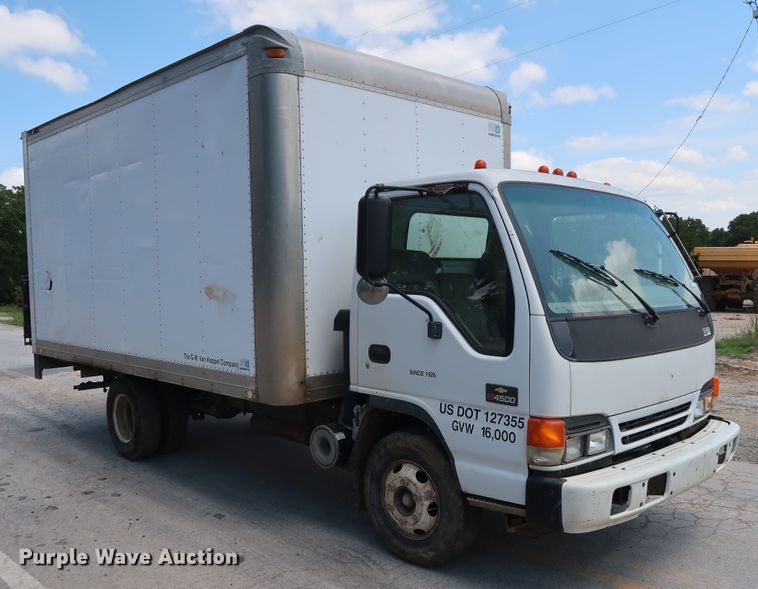 image for item DG4032 2004 Chevrolet W4500 box truck
