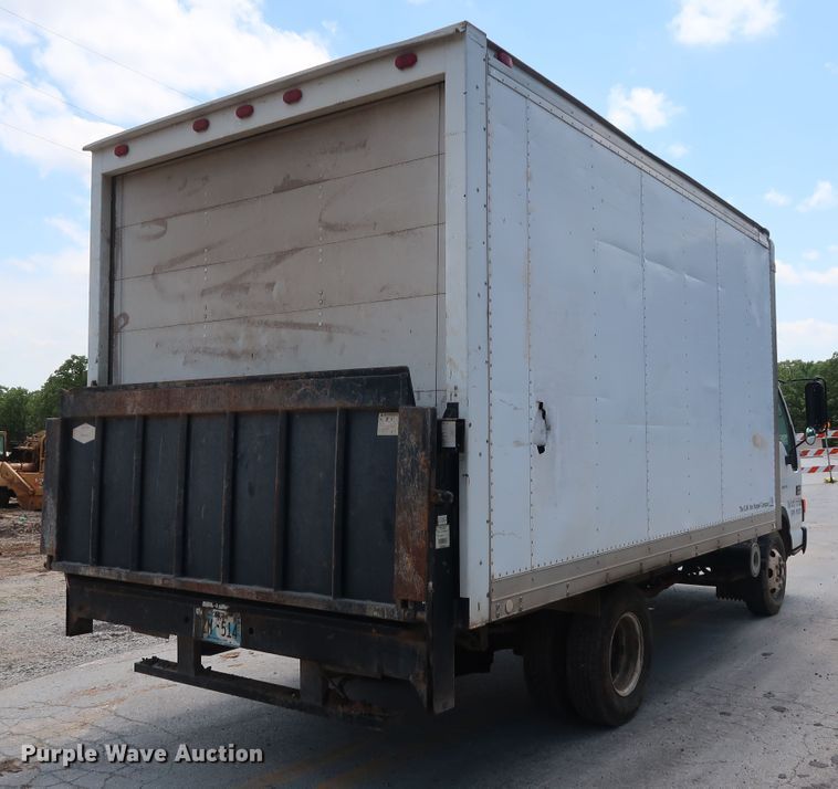 image for item DG4032 2004 Chevrolet W4500 box truck