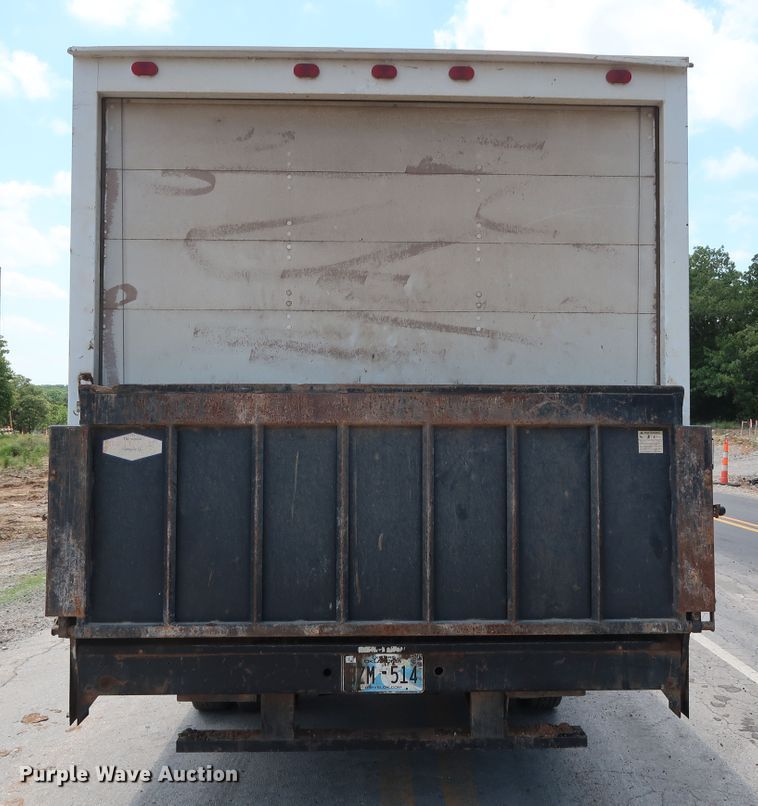 image for item DG4032 2004 Chevrolet W4500 box truck