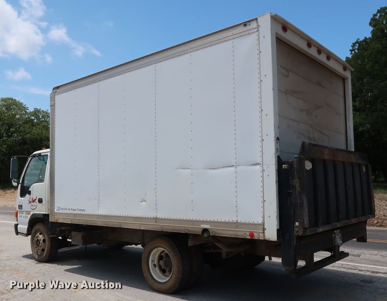 image for item DG4032 2004 Chevrolet W4500 box truck