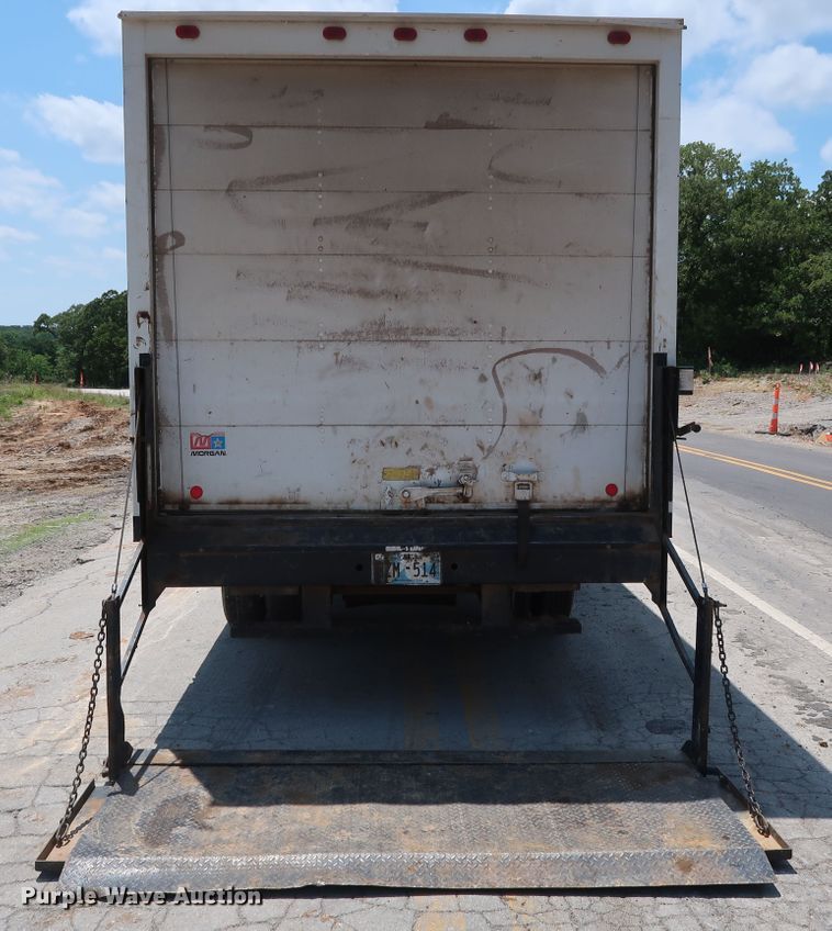 image for item DG4032 2004 Chevrolet W4500 box truck