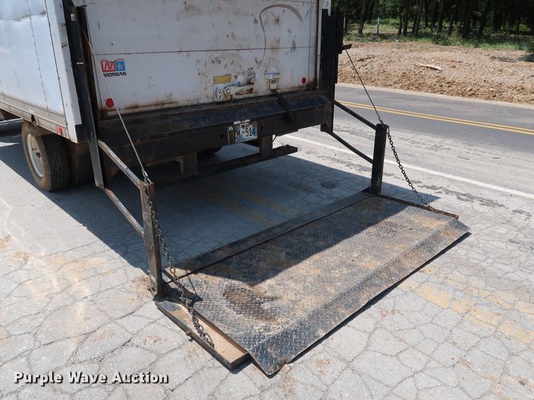 image for item DG4032 2004 Chevrolet W4500 box truck