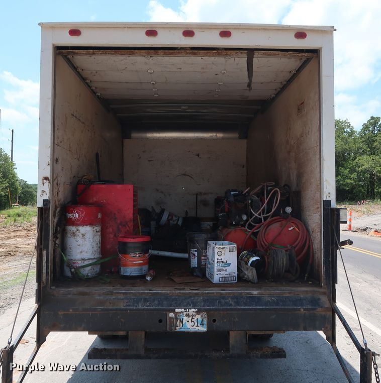 image for item DG4032 2004 Chevrolet W4500 box truck